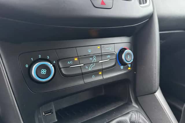 Ford Focus (2018) thumbnail 5