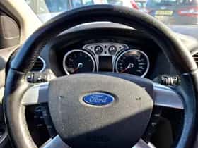 Ford Focus (2009) thumbnail 4