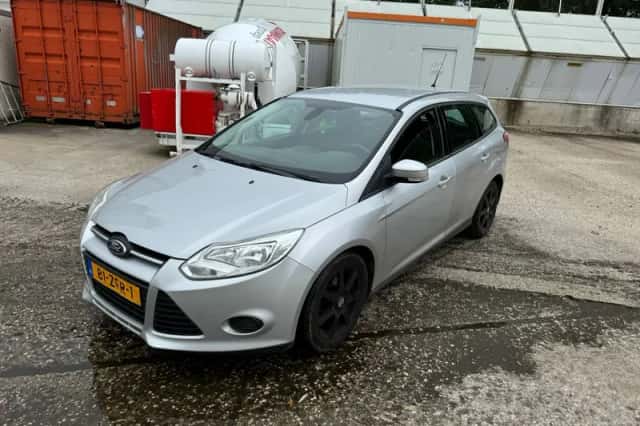 Ford Focus (2012) thumbnail 2