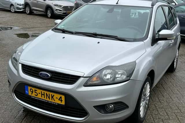 Ford Focus (2009) thumbnail 2