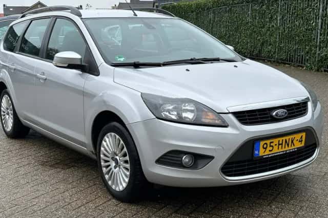 Ford Focus (2009) thumbnail 3