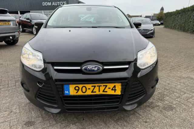 Ford Focus (2013) thumbnail 2