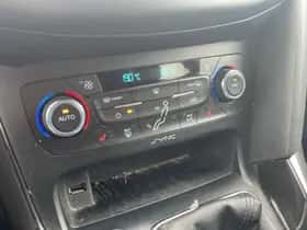 Ford Focus (2015) thumbnail 5