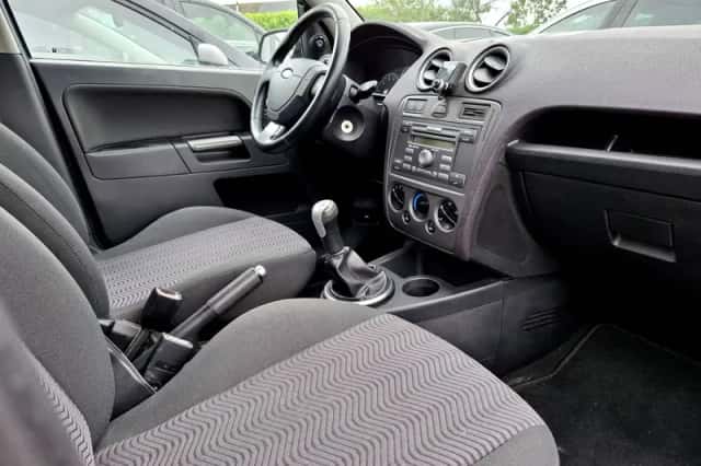 Ford Fusion (2008) thumbnail 4