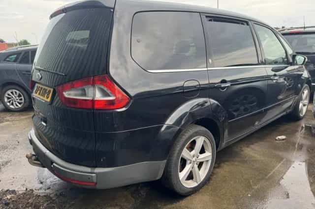 Ford Galaxy (2010) thumbnail 4