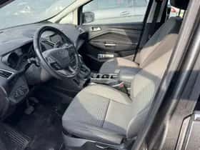 Ford Grand C-Max (2017) thumbnail 16