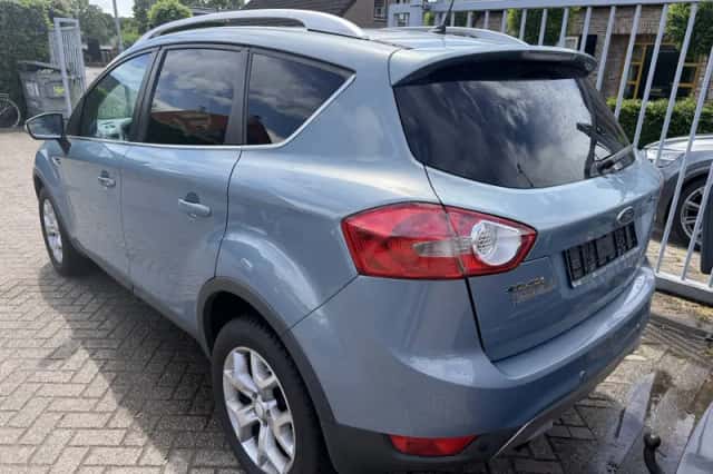 Ford Kuga (2010) thumbnail 3
