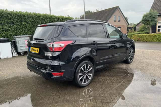 Ford Kuga (2018) thumbnail 5