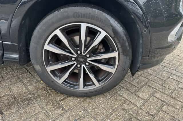 Ford Kuga (2018) thumbnail 6