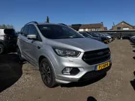 Ford Kuga (2017) thumbnail 4