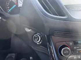 Ford Kuga (2017) thumbnail 9