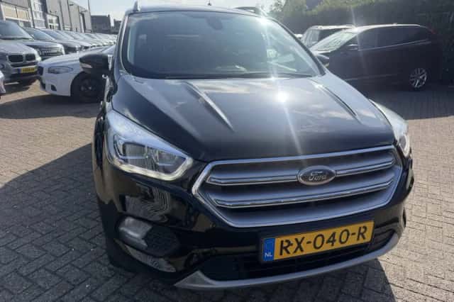 Ford Kuga (2018) thumbnail 5