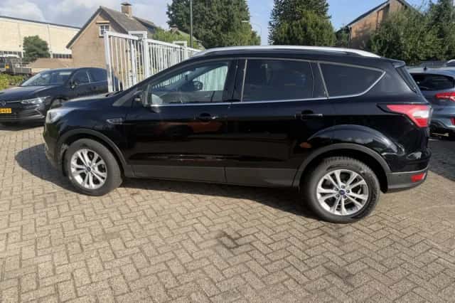Ford Kuga (2018) thumbnail 6