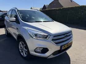 Ford Kuga (2017) thumbnail 3