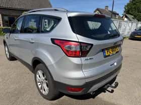 Ford Kuga (2017) thumbnail 6