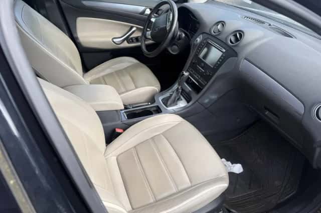 Ford Mondeo (2011) thumbnail 4