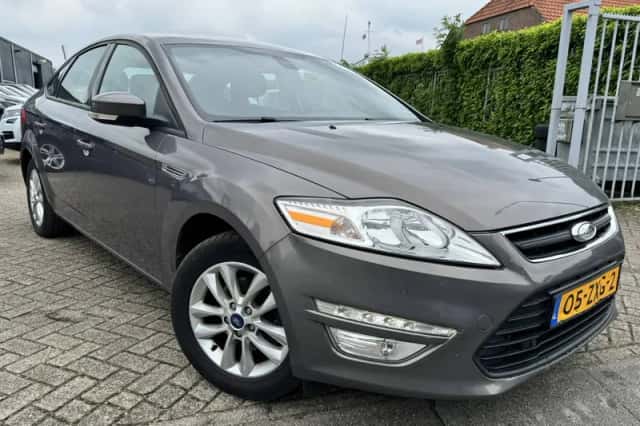 Ford Mondeo (2013) thumbnail 2