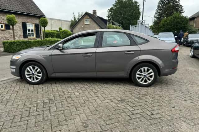 Ford Mondeo (2013) thumbnail 4