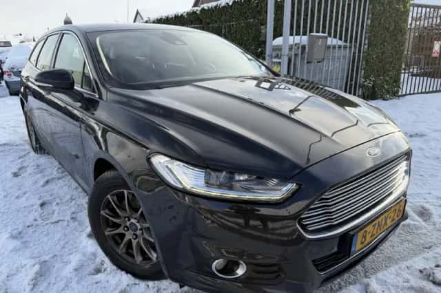 Ford Mondeo (2015) thumbnail 2