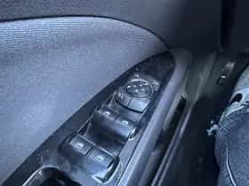 Ford Mondeo (2015) thumbnail 19