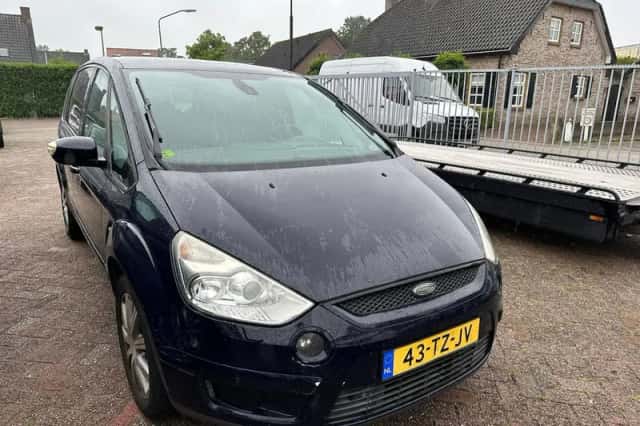 Ford S-Max (2007) thumbnail 2