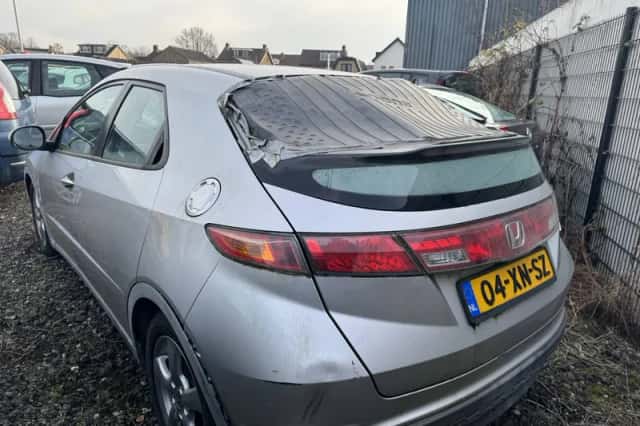 Honda Civic (2007) thumbnail 3