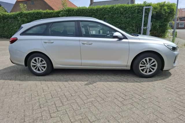 Hyundai i30 (2018) thumbnail 4