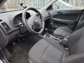 Hyundai i30 (2010) thumbnail 2