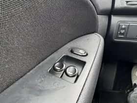 Hyundai i30 (2010) thumbnail 13
