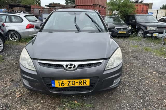 Hyundai i30 (2008) thumbnail 3