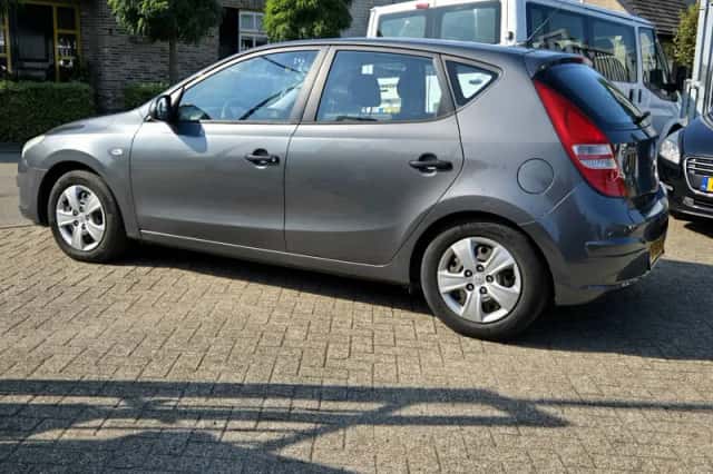 Hyundai i30 (2008) thumbnail 4