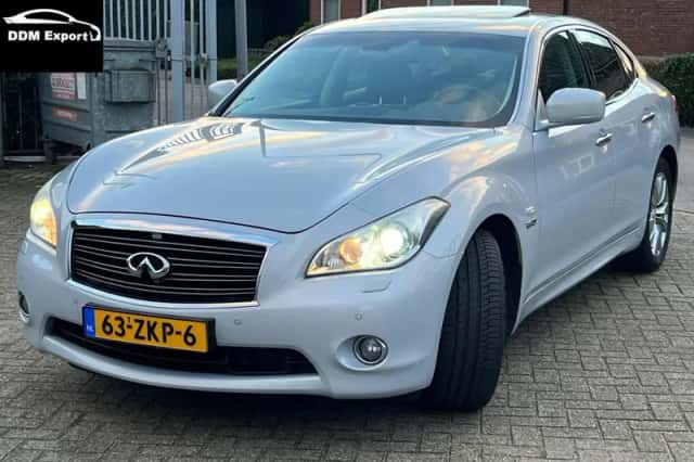 Infiniti M (2011) thumbnail 1