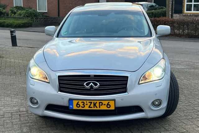 Infiniti M (2011) thumbnail 5