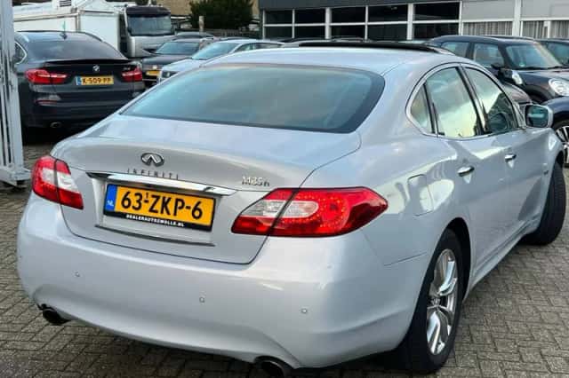 Infiniti M (2011) thumbnail 6