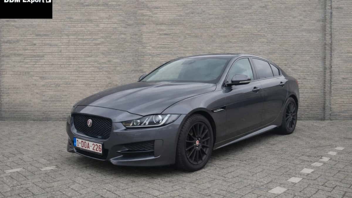 Jaguar XE (2018) — foto 1