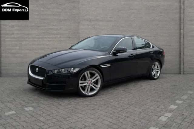 Jaguar XE (2016) thumbnail 1