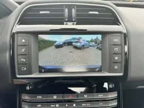 Jaguar XE (2016) thumbnail 11