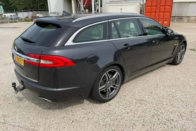 Jaguar XF (2013) thumbnail 4