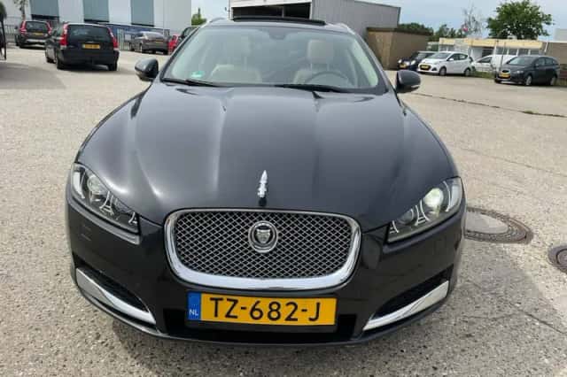 Jaguar XF (2013) thumbnail 6