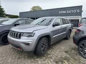 Jeep Grand Cherokee (2017) thumbnail 2
