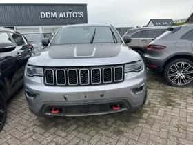 Jeep Grand Cherokee (2017) thumbnail 3