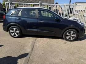 Kia Niro (2016) thumbnail 5