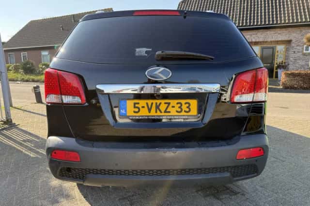 Kia Sorento (2011) thumbnail 6