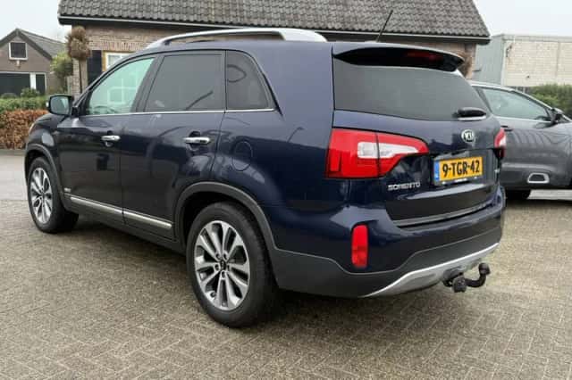 Kia Sorento (2014) thumbnail 5