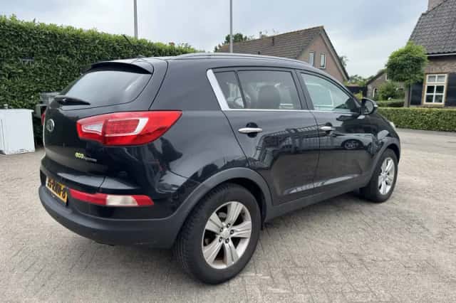 Kia Sportage (2011) thumbnail 4