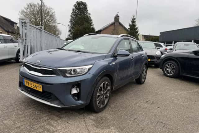 Kia Stonic (2019) thumbnail 2