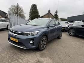 Kia Stonic (2019) thumbnail 2