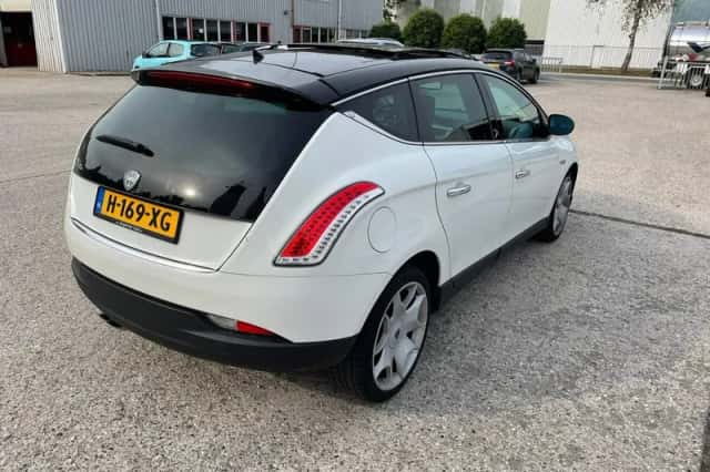 Lancia Delta (2009) thumbnail 6