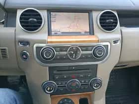 Land Rover Discovery (2010) thumbnail 13