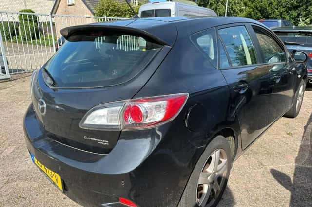 Mazda 3 (2012) thumbnail 2